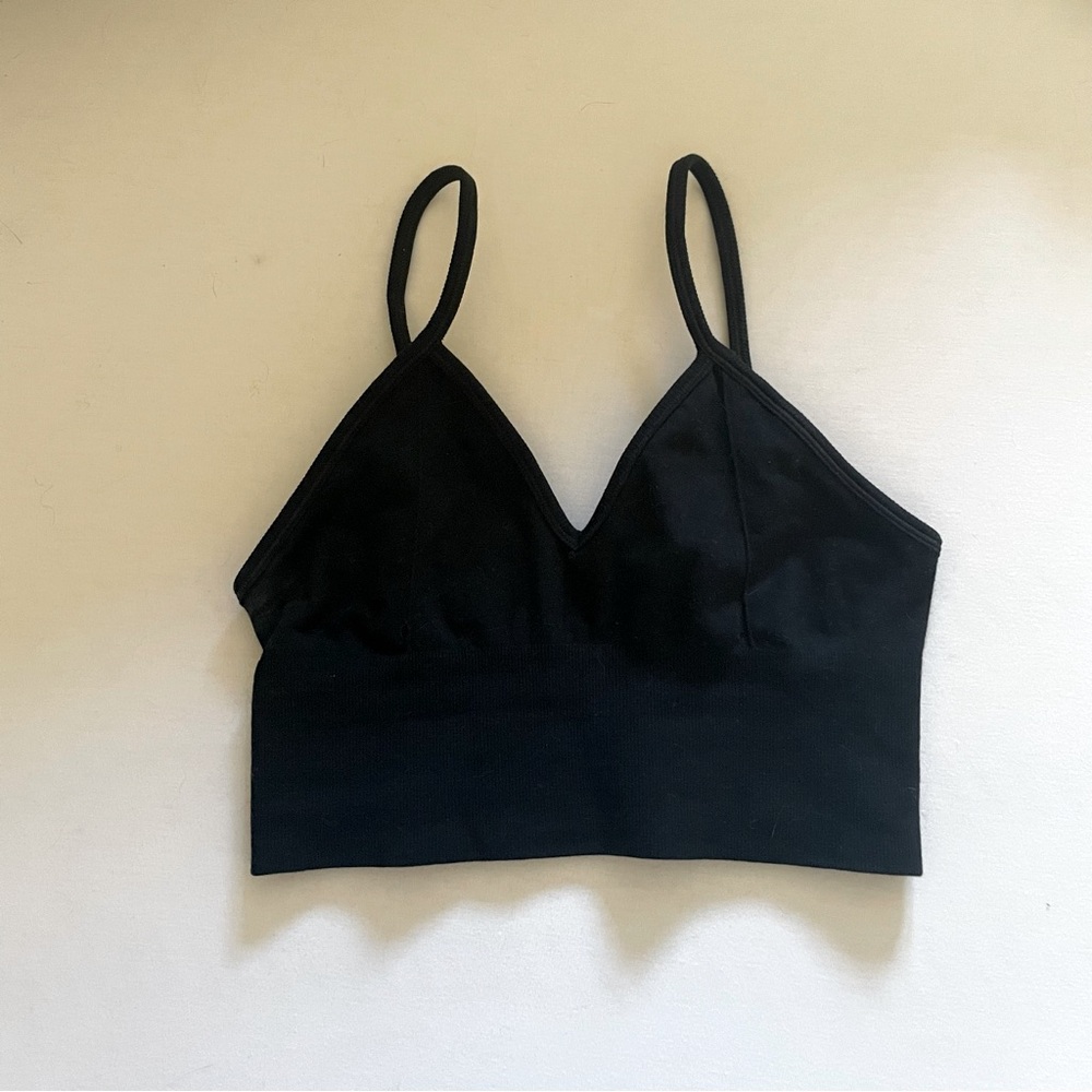 Firm Price Alo Yoga Sports Bralette, Size Medium, Black